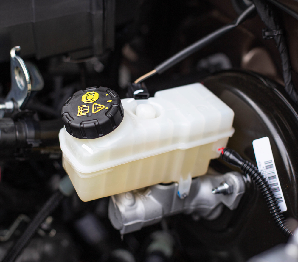 brake fluid reservoir and master cylinder