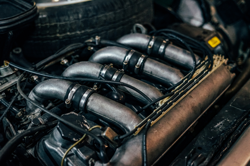 upper and lower intake on a four cylinder engine