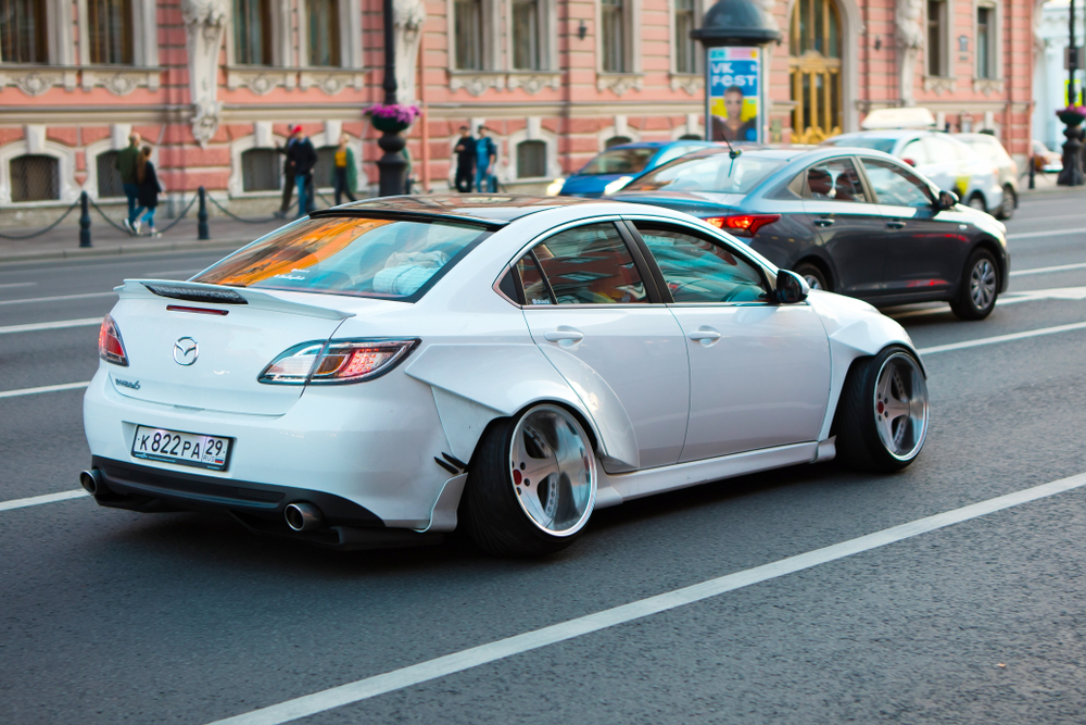 car with negative camber