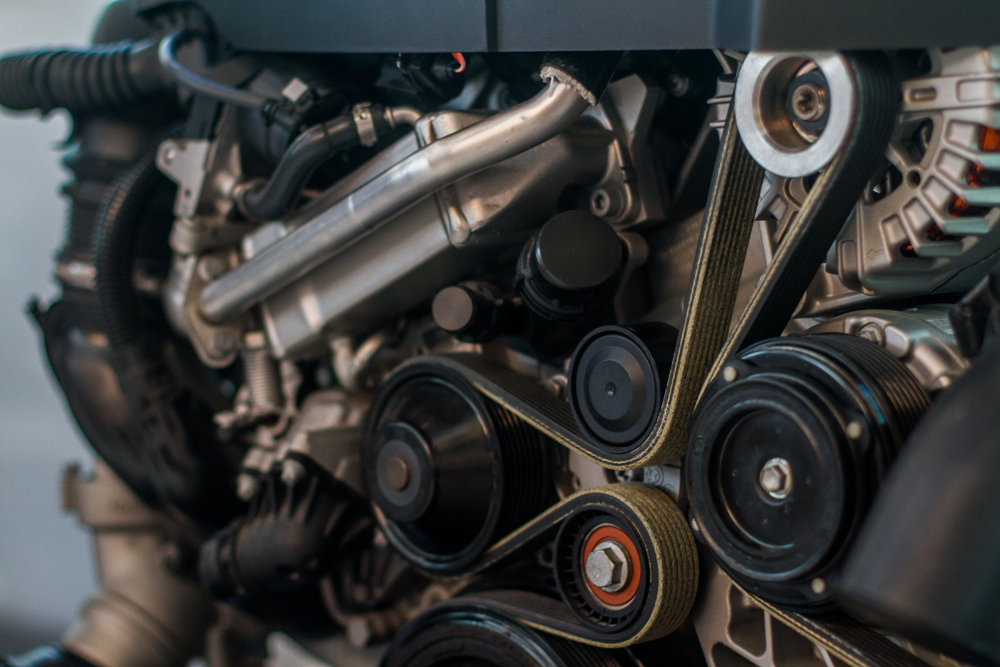 serpentine belt assembly on a modern vehicle